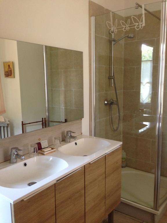 Chateau Cornillon Arles Room photo